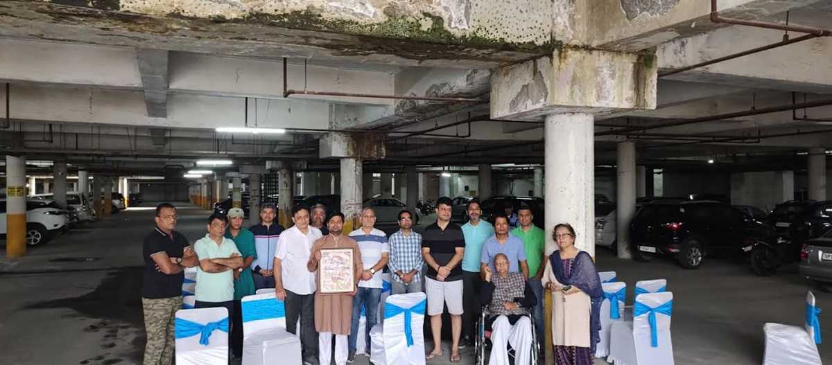 बिल्डर प्राधिकरण व सरकार ने नहीं सुनी तो ली हनुमानजी की शरण